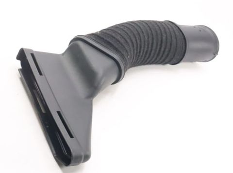 AIR INTAKE HOSE RH M278 W222