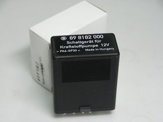 FUEL PUMP RELAY W124 M103 KAE