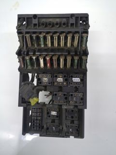 FRONT FUSE BOX  W126 USED