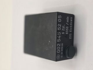 FUEL PUMP RELAY W124 M103 USED