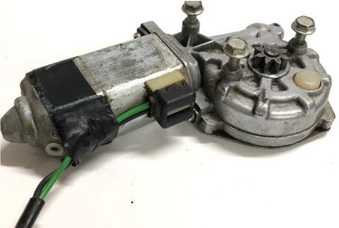 LF  WINDOW MOTOR W124 USED