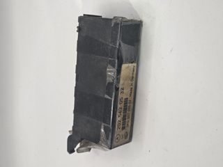 LAMP WIPER RELAY W202  USED