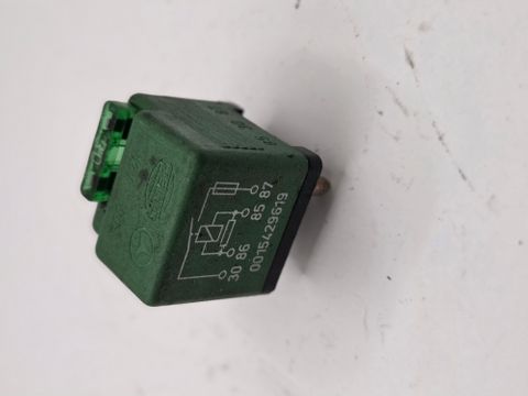 FUEL PUMP RELAY FUSE GREEN USED