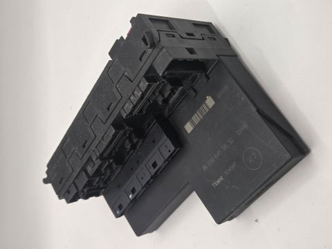 FRONT SAM CONTROL UNIT W202 W210 USED