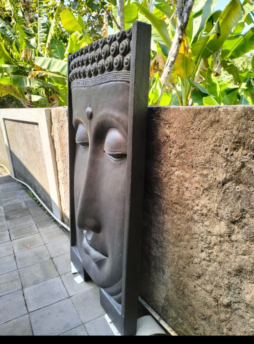 Buddha Face Pillar