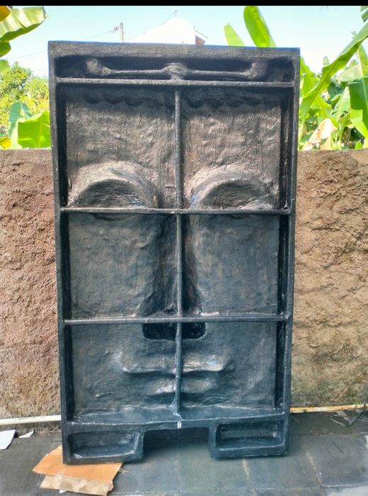 Buddha Face Pillar