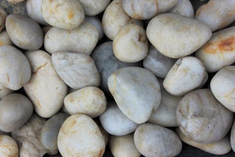 Polished White Pebble | 50-30mm (20kg Bag)