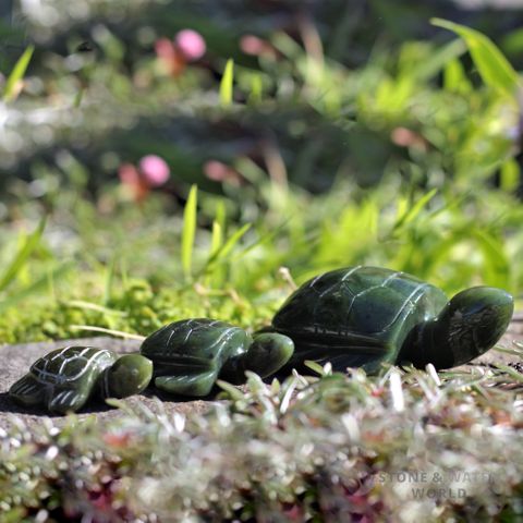 Hand-Carved Jade Sea Turtle