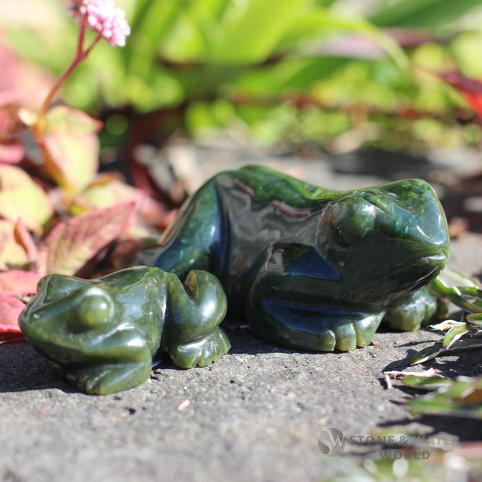 Hand-Carved Jade Frog