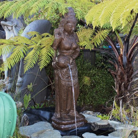 Dewi Standing