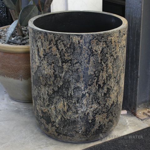 Aged 'U' Pot