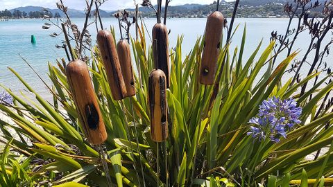 Bullrush Garden Stake