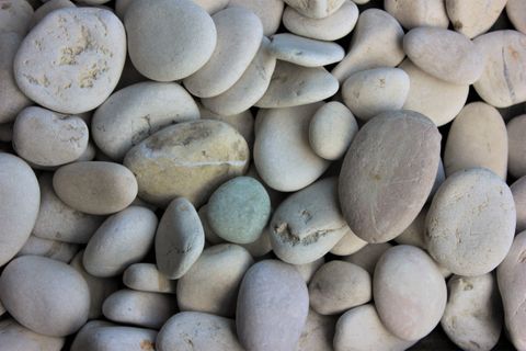 Moondance Pebble | 50-30mm (20kg Bag)