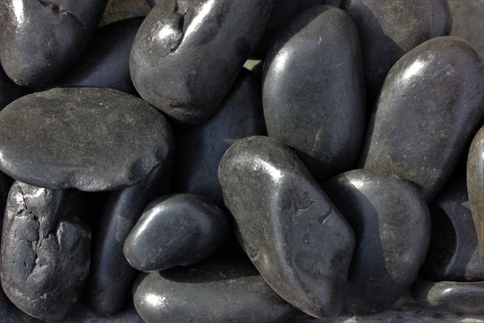 High Polished Black Pebble | 80-50mm (20kg Bag)