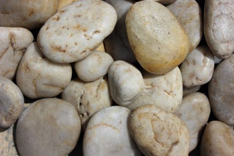 Polished White Pebble | 80-50mm (1ltr Bag)