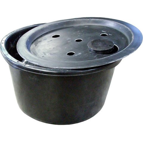 Round Pond with Lid