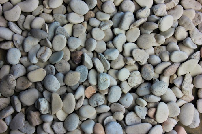 Moondance Pebble | 15-12mm (1ltr Bag)