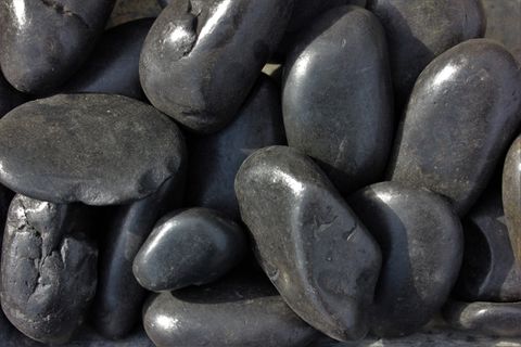 High Polished Black Pebble | 80-50mm (1ltr Bag)