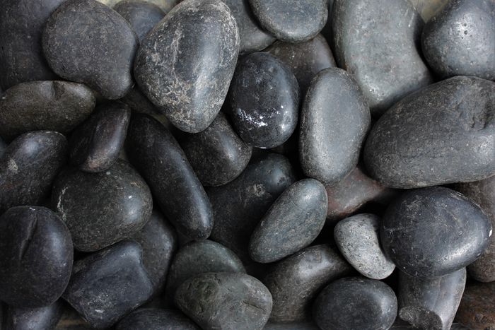 Polished Black Pebble | 50-30mm (20kg Bag)