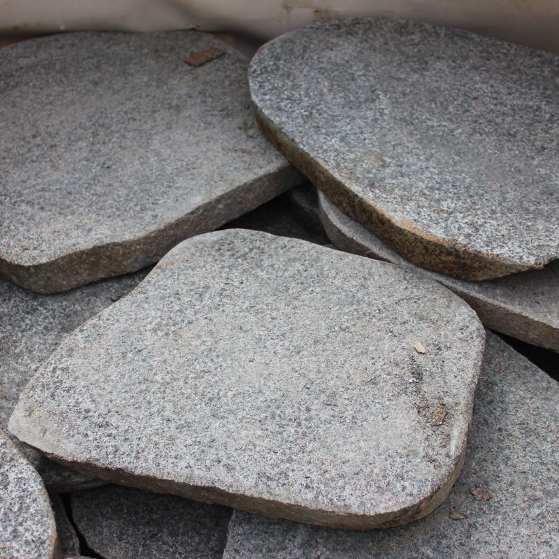 Hammered Riverstone (Small Pavers)