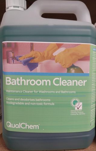 QC BATHROOM CLEANER