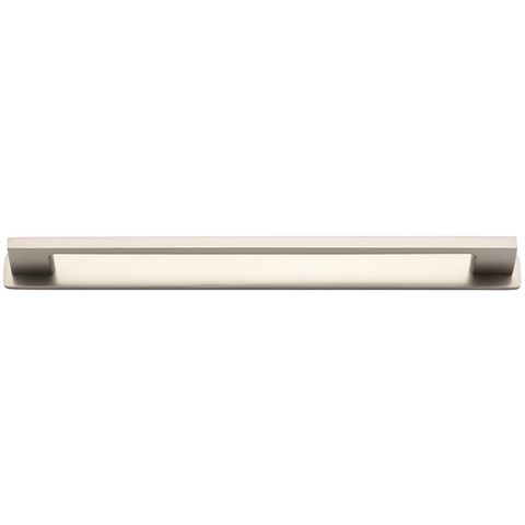 Cali Cabinet Pull on Backplate
