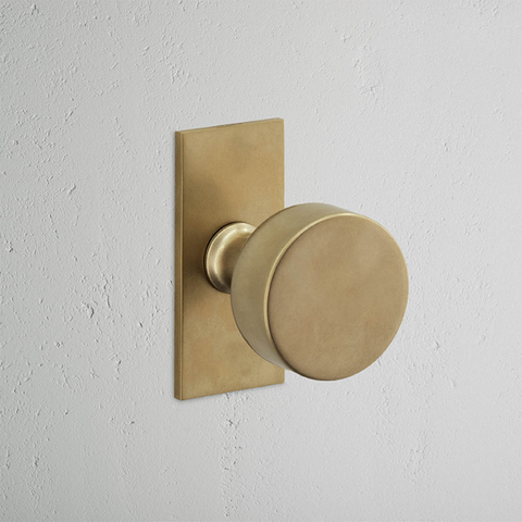Onslow Short Plate Sprung Knob AB