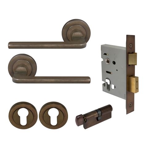 Chalet Lever Entrance E48 AB