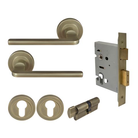 Chalet Lever Entrance E48 RB