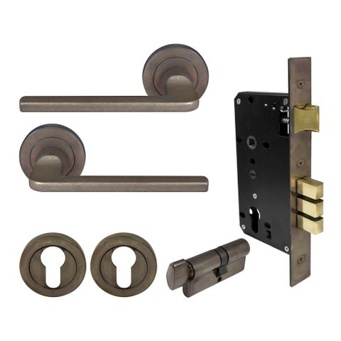 Chalet Lever Entrance E85 NB