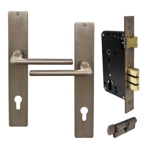 Chalet Square LP Entrance E85 NB