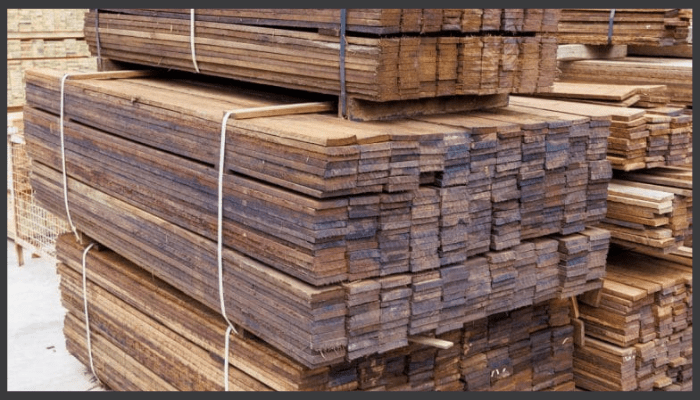Why Hardwood Fence Palings Outperform Other Timber in Canberra