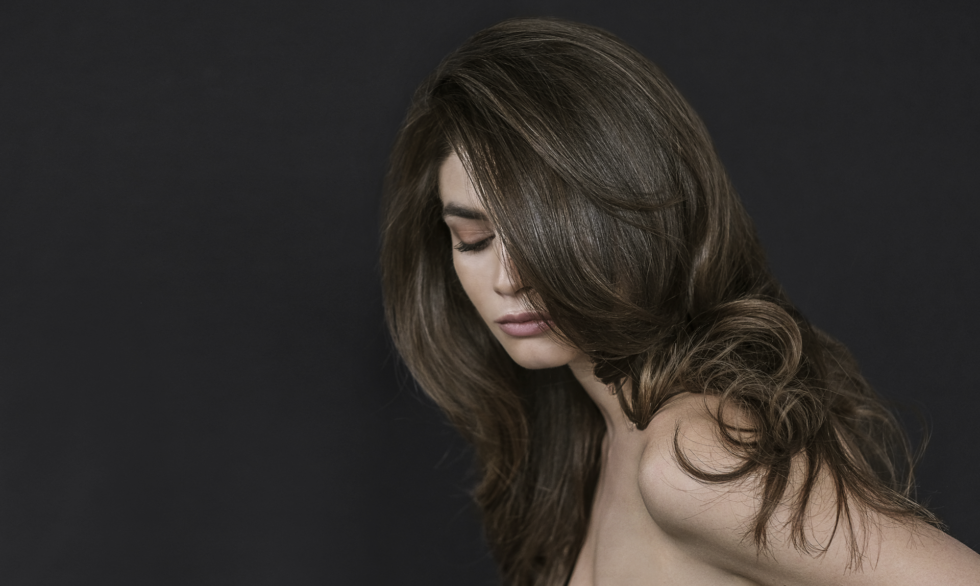 <p class='h6'>Kind to your hair.</p><p class='h1'>New, limited edition counter display opportunity</p><div class='button-group'><a class='btn btn-primary' href='/product/636-biokap-nutricolor-delicato-display-offer'>Order now</a></div