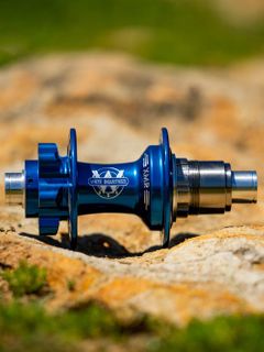 White Industries Hub XMR+ Boost Rear  Blue  28h  12x148  XD/XDR