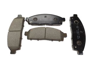 AutoMentum AM21945.9 Brake Pad Set 4-Piece for Volkswagen Passat Variant  (3B6) 2000-2005 Front Axle and Other Vehicles : : Automotive