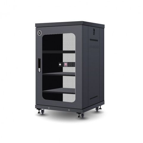 Serveredge 18RU Fully Assembled Free Standing Server Cabinet - 600W x 600D