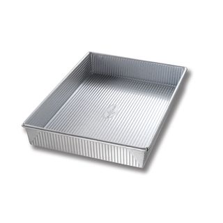 USA PAN RECTANGULAR CAKE PAN 9 X 13 X 2.25"
