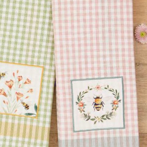 DII BEE WREATH EMBELLISHED DISH TOWEL
