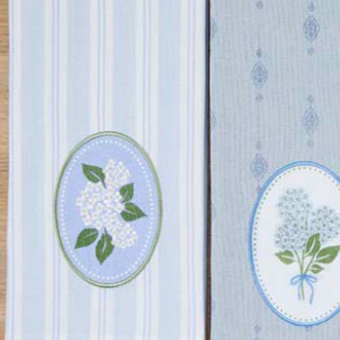 DII WHITE HYDRANGEA EMBELLISHED DISH TOWEL