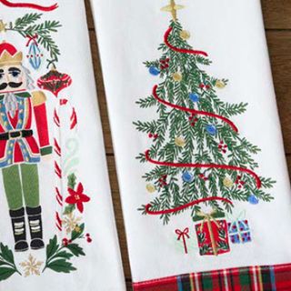 DII TTS TRIM THE TREE EMBELLISHED DISHTOWELS