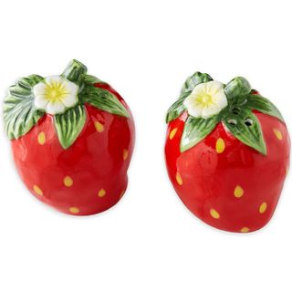 DII CERAMIC STRAWBERRIES SALT & PEPPER SET
