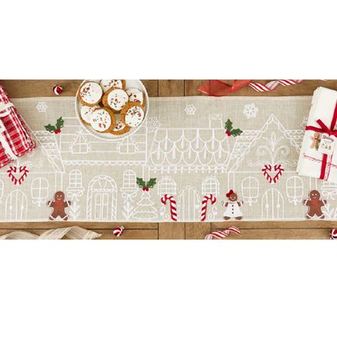 DII TABLE RUNNER-GINGERBREAD TOWN