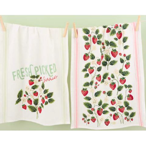 DII FRESH PICKED S/BERRY FLOUR SACK DISH TOWEL