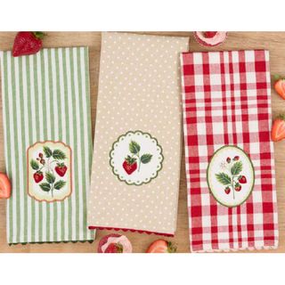 DII SUMMER STRAWBERRIES EMBELLISHED DISH TOWEL