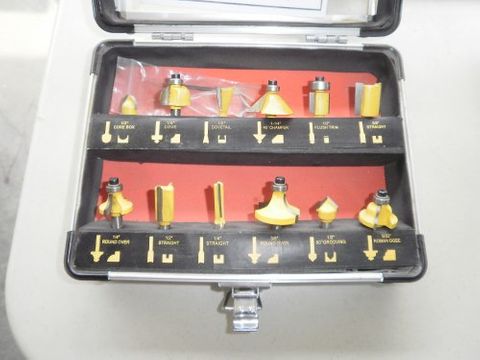 12 Pc Router Set in Metal Case