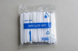 Knives Plastic White Pkt 100