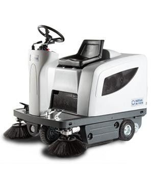 SR1101 Rideon Battery vacuum sweeper