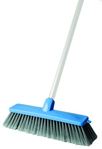 164584 Ultimate Indoor Broom with handle