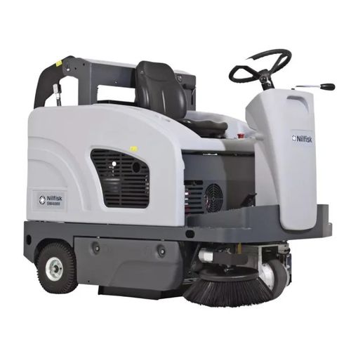 NILFISK SW4000 BATTERY RIDE ON SWEEPER