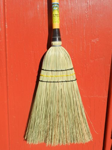 TUMUT CARAVAN BROOM 4 TIE